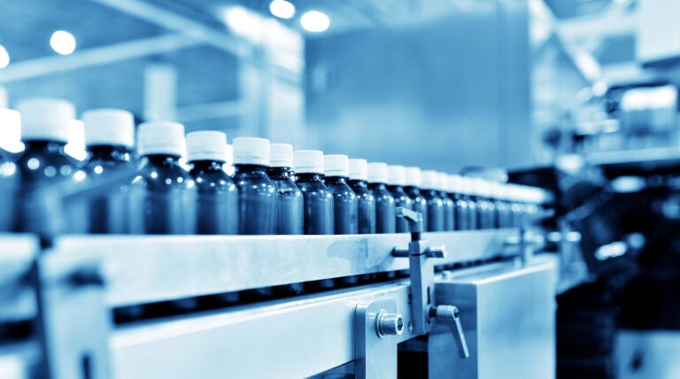 Challenges-in-Adopting-Warehouse-Automation-in-the-Pharmaceutical-Industry-Featured