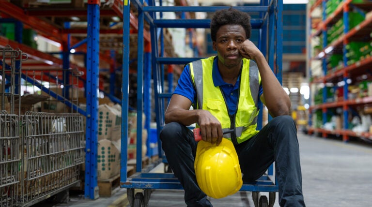 Understanding-the-Impact-of-Staff-Shortages-in-Warehouses-and-Distribution-Centres-featured