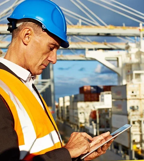 port-insOptimierung der Betriebsabläufe – Strategien für Effizienz und Kostenkontrolle in der britischen Logistikpector-tablet-container-dock-resize